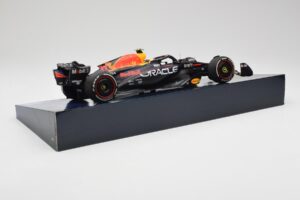 Red Bull Racing RB19 #11 S. Perez Winner Saudi Arabian GP 2023 Minichamps 1:18 113230111 Metall — Bild 3 von 6