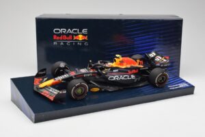 Red Bull Racing RB19 #11 S. Perez Winner Saudi Arabian GP 2023 Minichamps 1:18 113230111 Metall — Bild 6 von 6