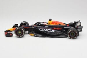 Oracle Red Bull Racing RB20 #1 M. Verstappen Winner Bahrain GP 2024 Minichamps 1:18 110240101 Metall — Bild 3 von 7