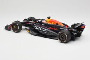 Oracle Red Bull Racing RB20 #1 M. Verstappen Winner Bahrain GP 2024 Minichamps 1:18 110240101 Metall — Bild 5 von 7