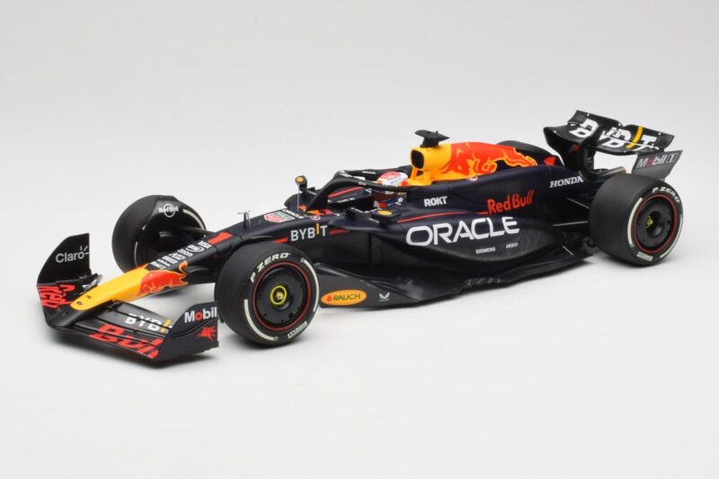 Oracle Red Bull Racing RB20 #1 M. Verstappen Winner Bahrain GP 2024 Minichamps 1:18 110240101 Metall