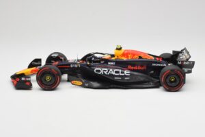 Red Bull Racing RB20 #11 S. Perez Bahrain GP 2024 Minichamps 1:18 110240111 Metall — Bild 3 von 7