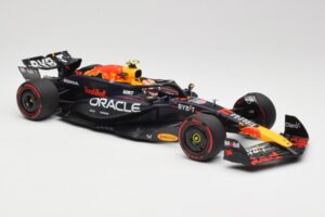 Red Bull Racing RB20 #11 S. Perez Bahrain GP 2024 Minichamps 1:18 110240111 Metall — Bild 4 von 7