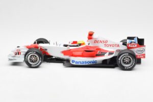 Panasonic Toyota Racing TF106 #8 R. Schumacher F1 2006 Minichamps 1:18 100060007 Metall — Bild 3 von 6