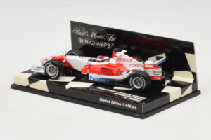 Toyota TF106 Panasonic #12 J. Trulli Panasonic Toyota Racing Showcar 2006 Minichamps 1:43 400060078 Metall — Bild 3 von 5