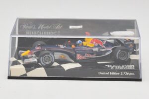 Red Bull Racing D. Coulthard Showcar 2005 Minichamps 1:43 400050084 Metall — Bild 5 von 5