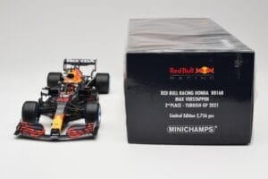 Red Bull Racing Honda RB16B #33 M. Verstappen Turkish GP 2nd Place 2021 Minichamps 1:18 110211633 Metall — Bild 6 von 7