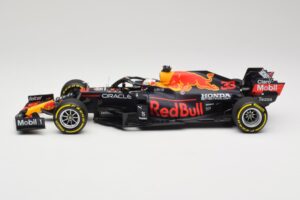 Red Bull Racing Honda RB16B #33 M. Verstappen Mexican GP Winner 2021 Minichamps 1:18 110211933 Resin — Bild 3 von 6