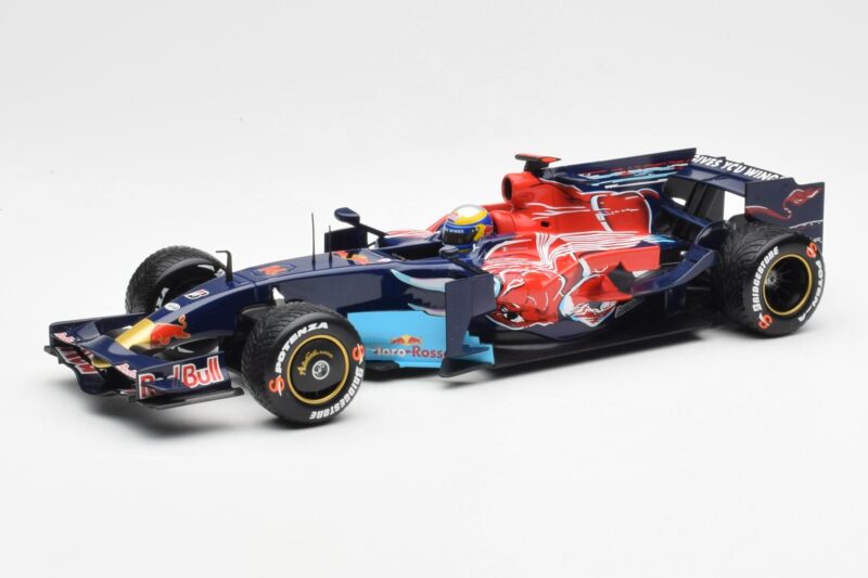Red Bull Racing RB6 #6 M. Webber F1 Showcar 2010 Minichamps 1:18 150100076 Metall