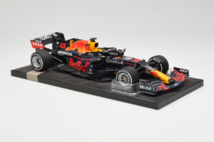Red Bull Racing RB16B #33 M. Verstappen Monaco GP Winner 2021 Minichamps 1:18 113210533-R1 Resin — Bild 4 von 6