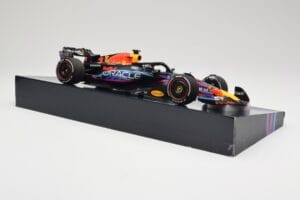 Oracle Red Bull Racing RB19 #33 M. Verstappen Miami GP 2023 Case Edition Minichamps 1:18 113233501 Resin — Bild 4 von 7