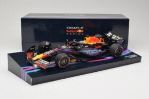 Oracle Red Bull Racing RB19 #33 M. Verstappen Miami GP 2023 Case Edition Minichamps 1:18 113233501 Resin — Bild 7 von 7
