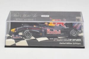 Red Bull Racing Renault RB5 #14 M. Webber Race Car 2009 Minichamps 1:43 400090114 Metall — Bild 5 von 5