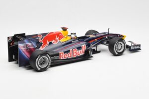 Red Bull Racing Renault RB5 #5 S. Vettel Showcar 2010 Minichamps 1:18 153100175 Metall — Bild 2 von 6