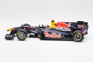 Red Bull Racing Renault RB6 #5 S. Vettel F1 World Champion 2010 Minichamps 1:18 110100005 Metall — Bild 3 von 6