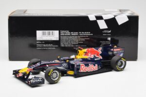 Red Bull Racing Renault RB6 #5 S. Vettel F1 World Champion 2010 Minichamps 1:18 110100005 Metall — Bild 6 von 6