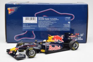 Red Bull Racing Renault RB6 #5 S. Vettel F1 World Champion Showcar 2010 Minichamps 1:18 150100075 Metall — Bild 6 von 6