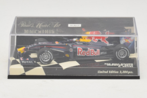 Red Bull Racing RB6 S. Vettel F1 Showcar 2010 Minichamps 1:43 400100075 Metall — Bild 5 von 5