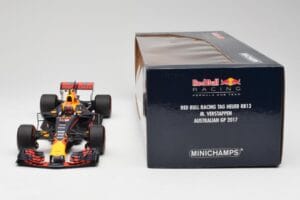 Red Bull Racing RB13 Tag Heuer #33 M. Verstappen Australian GP 2017 Minichamps 1:18 110170033 Resin — Bild 6 von 7