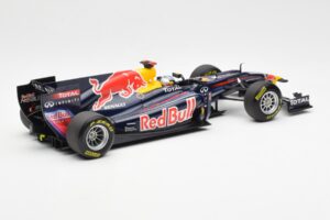 Red Bull Racing Renault RB7 #1 S. Vettel F1 World Champion Showcar 2011 Minichamps 1:18 113110271 Metall — Bild 2 von 6