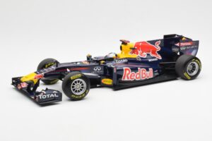Red Bull Racing Renault RB7 #1 S. Vettel F1 World Champion Showcar 2011 Minichamps 1:18 113110271 Metall