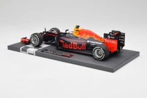 Red Bull RB12 #33 M. Verstappen Spain GP Winner 2016 Minichamps 1:18 117160333 Metall — Bild 5 von 7