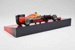 Red Bull RB12 #33 M. Verstappen Spain GP Winner 2016 Minichamps 1:18 147160533 Metall — Bild 3 von 6