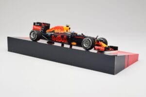 Red Bull RB12 #33 M. Verstappen Spain GP Winner 2016 Minichamps 1:18 147160533 Metall — Bild 4 von 6