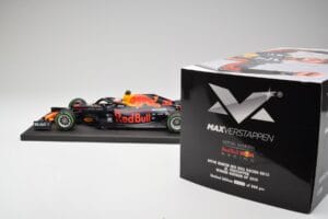Red Bull RB15 #33 M. Verstappen German GP Winner Wet 2019 Minichamps 1:18 113191133 Metall — Bild 7 von 7