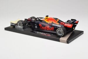 Red Bull RB16 #33 M. Verstappen Abu Dhabi GP Winner 2020 Minichamps 1:18 113201733 Metall — Bild 5 von 6