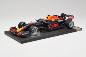 Red Bull RB16B #33 M. Verstappen Dutch GP Winner 2021 Minichamps 1:18 113212533 Metall — Bild 2 von 7
