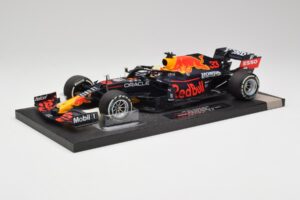 Red Bull RB16B #33 M. Verstappen Styrian & Austrian GP Winner 2021 Minichamps 1:18 113210933 Metall — Bild 2 von 6