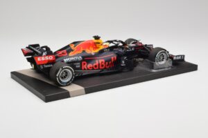 Red Bull RB16B #33 M. Verstappen Styrian & Austrian GP Winner 2021 Minichamps 1:18 113210933 Metall — Bild 3 von 6