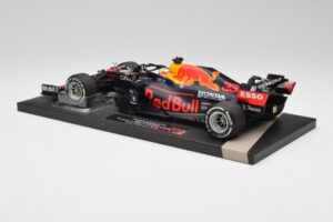 Red Bull RB16B #33 M. Verstappen Styrian & Austrian GP Winner 2021 Minichamps 1:18 113210933 Metall — Bild 5 von 6