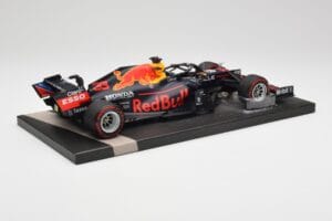 Red Bull RB16B #33 M. Verstappen Abu Dhabi GP 2021 Winner Missing Figurine & Pitboard Minichamps 1:18 113212333 Resin — Bild 3 von 7
