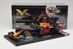 Red Bull RB16B #33 M. Verstappen Abu Dhabi GP 2021 Winner Missing Figurine & Pitboard Minichamps 1:18 113212333 Resin — Bild 7 von 7