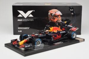 Red Bull RB16B #33 M. Verstappen Belgian GP 2021 Winner Minichamps 1:18 113211333 Resin — Bild 6 von 7