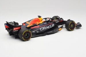 Red Bull RB18 #1 M. Verstappen France GP Winner 2022 Minichamps 1:18 110221201 Metall — Bild 2 von 7