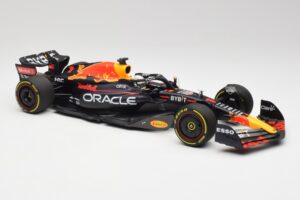 Red Bull RB18 #1 M. Verstappen France GP Winner 2022 Minichamps 1:18 110221201 Metall — Bild 4 von 7