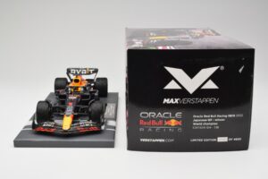 Red Bull RB18 #1 M. Verstappen Japan GP Winner No Figure 2022 Minichamps 1:18 113221801B Metall — Bild 7 von 7