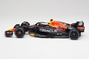 Red Bull RB18 #1 M. Verstappen Monaco GP 3rd Wet 2022 Minichamps 1:18 110220701 Metall — Bild 3 von 7