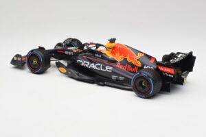 Red Bull RB18 #1 M. Verstappen Monaco GP 3rd Wet 2022 Minichamps 1:18 110220701 Metall — Bild 5 von 7