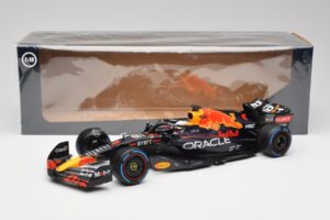 Red Bull RB18 #1 M. Verstappen Monaco GP 3rd Wet 2022 Minichamps 1:18 110220701 Metall — Bild 6 von 7