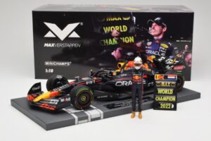Red Bull RB18 Oracle #1 M. Verstappen Japanese GP 2022 World Champion Minichamps 1:18 113221801 Resin — Bild 7 von 7