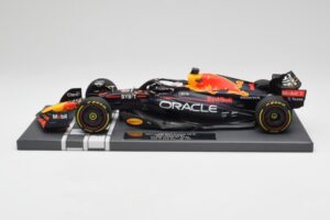 Red Bull RB18 Oracle #1 M. Verstappen US GP 2022 Winner Minichamps 1:18 113221901 Resin