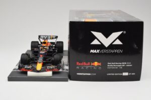 Red Bull RB18 #1 M. Verstappen Emilia Romagna GP 2022 Winner Minichamps 1:18 113220401 Resin — Bild 6 von 7