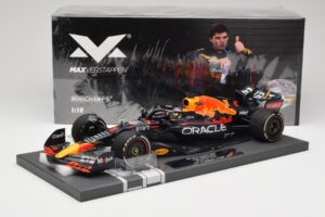 Red Bull RB18 #1 M. Verstappen Miami GP 2022 Winner Minichamps 1:18 113220301 Resin — Bild 7 von 7