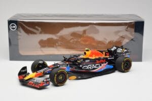 Red Bull RB19 #1 M. Verstappen Austin GP Winner 2023 Minichamps 1:18 110231901 Metall — Bild 6 von 6