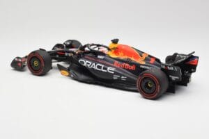 Red Bull RB19 #1 M. Verstappen Qatar Sprint Race 2nd WC 2023 Minichamps 1:18 110231801 Metall — Bild 5 von 6