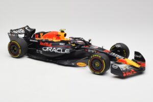 Red Bull RB19 #11 S. Perez Italian GP 2nd 2023 Minichamps 1:18 110231511 Metall — Bild 6 von 6